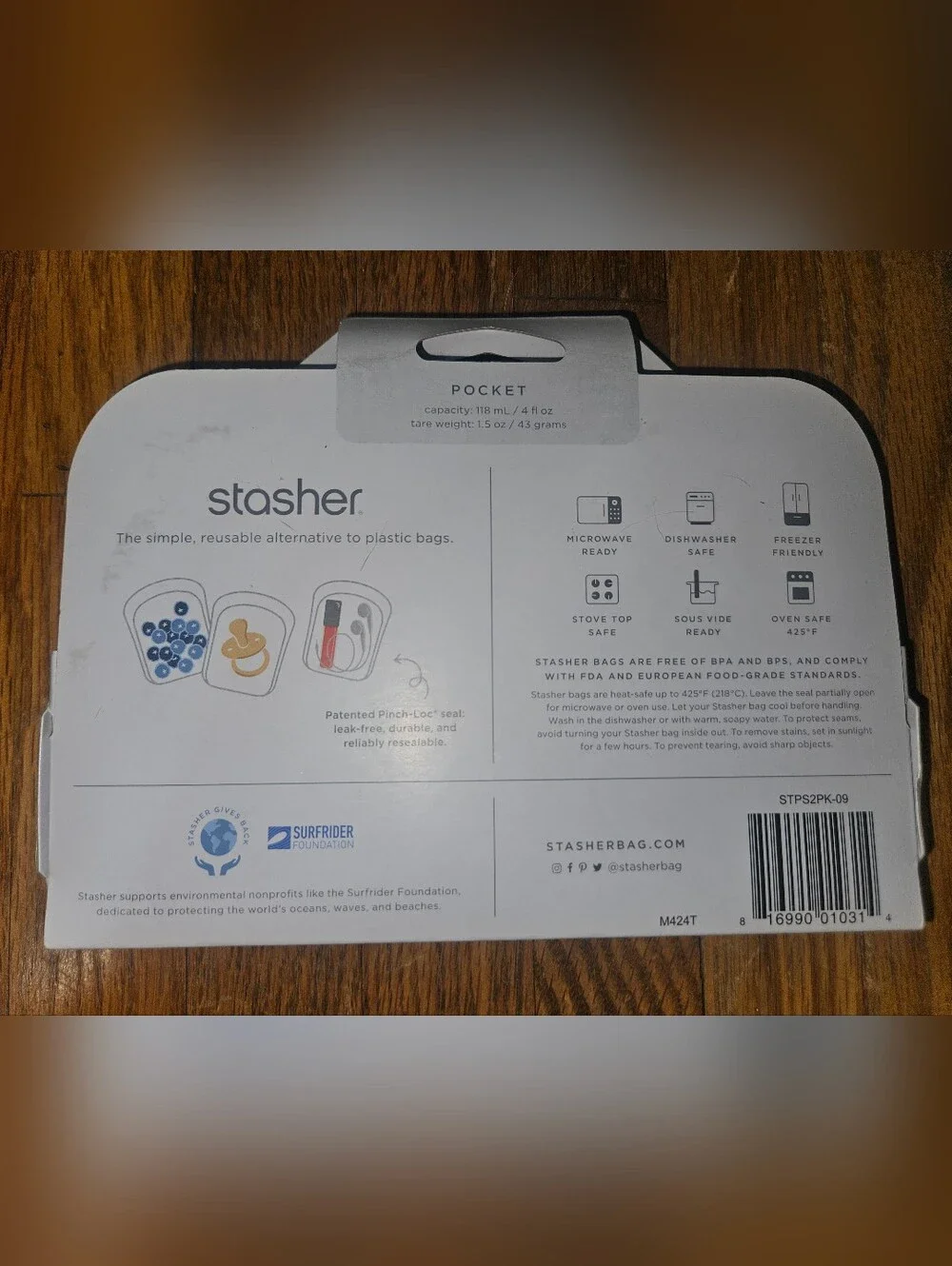 NWT Stasher Set of 2 Reusable Silicone Pouches in Light Blue & Clear